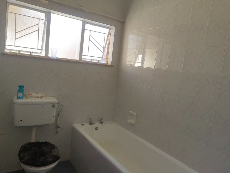 4 Bedroom Property for Sale in Heuwelsig Northern Cape